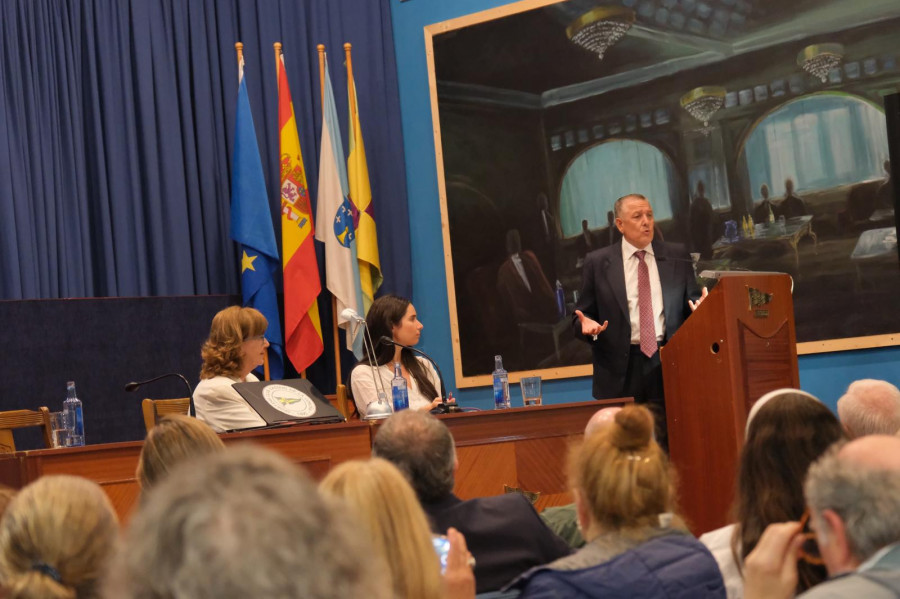 La universidad privada que propone Venancio Salcines responde a un modelo distinto