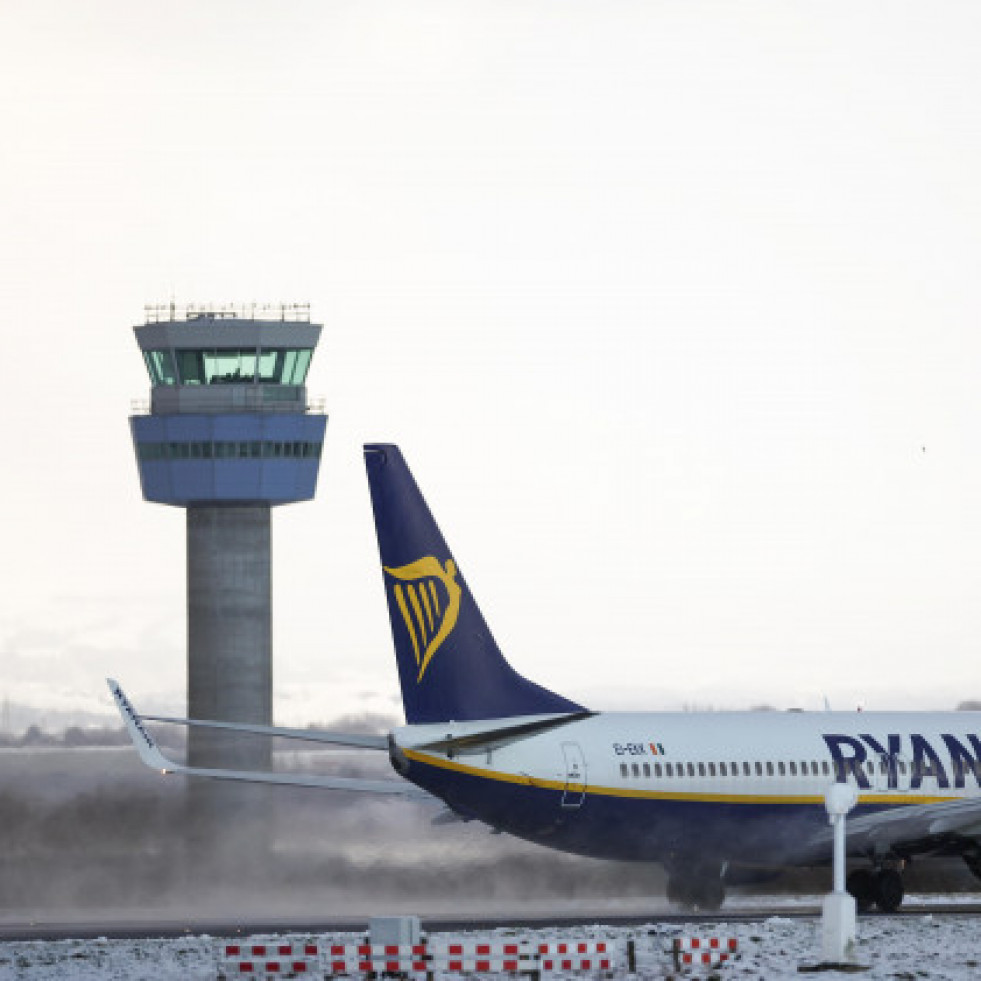 Nueve heridos tras un aterrizaje de emergencia en Ryanair por fuertes tormentas en Alemania