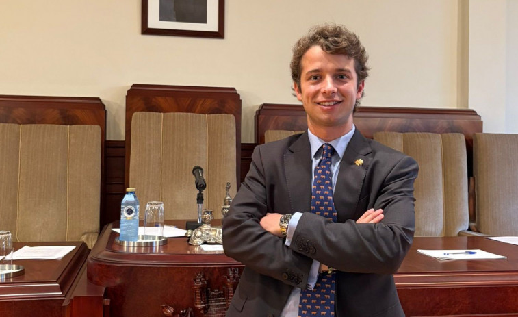 Fernando Frías, el notario más joven de España que ejerce en Cedeira: “Aquí estoy en la gloria; siempre me ha parecido un sitio idílico”