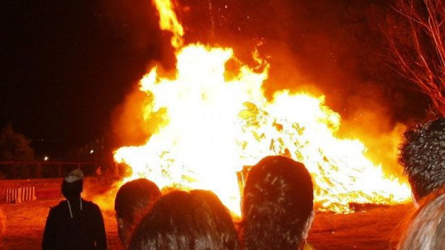 As Somozas celebrará San Xoán el sábado 21 con una cena popular, queimada y hoguera