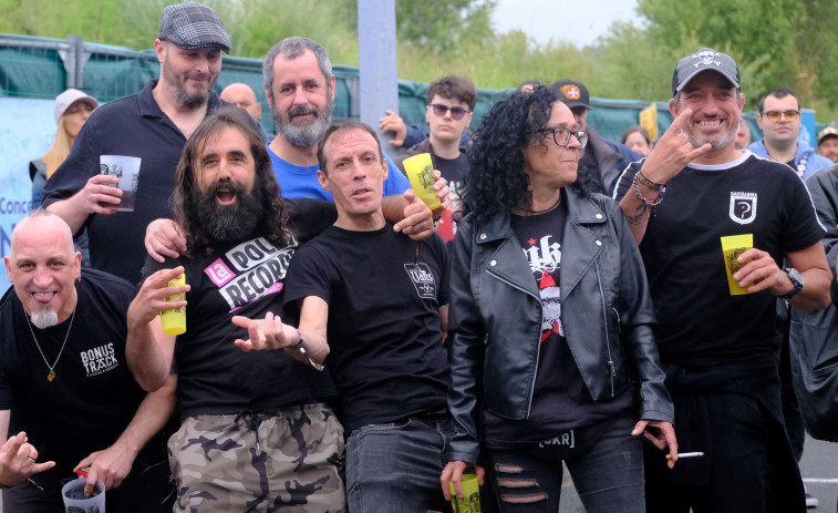 La noche naronesa sucumbió a los ritmos gracias a la primera edición del Trasancos Rock