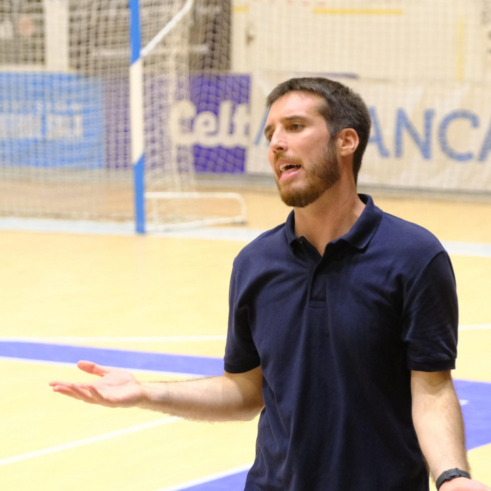 Gerard Casas, entrenador de O Parrulo Ferrol: “Queremos ganar y queremos hacerlo como sea”