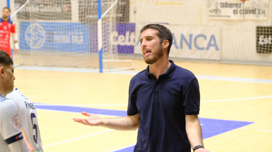 Gerard Casas, entrenador de O Parrulo Ferrol: “Queremos ganar y queremos hacerlo como sea”