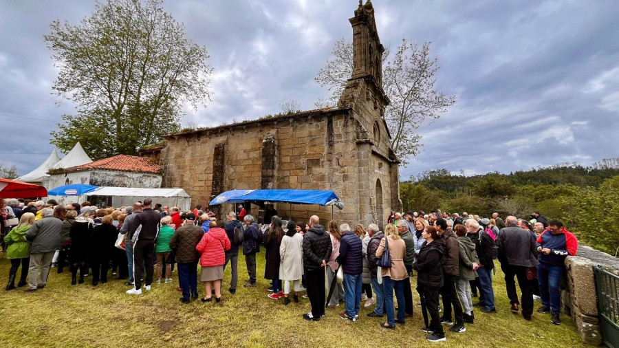 Ares y Mugardos fletan buses para acudir a la romería del Voto de Chanteiro de este martes