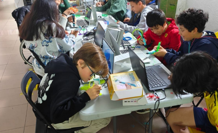 Valdoviño impulsa un programa gratuito sobre tecnología creativa dirigido a los jóvenes