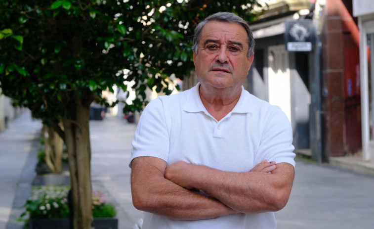 Roberto Amado, pionero del fútbol sala en Ferrol: “Este deporte me ha dado la vida... ¡Fue un flechazo!”