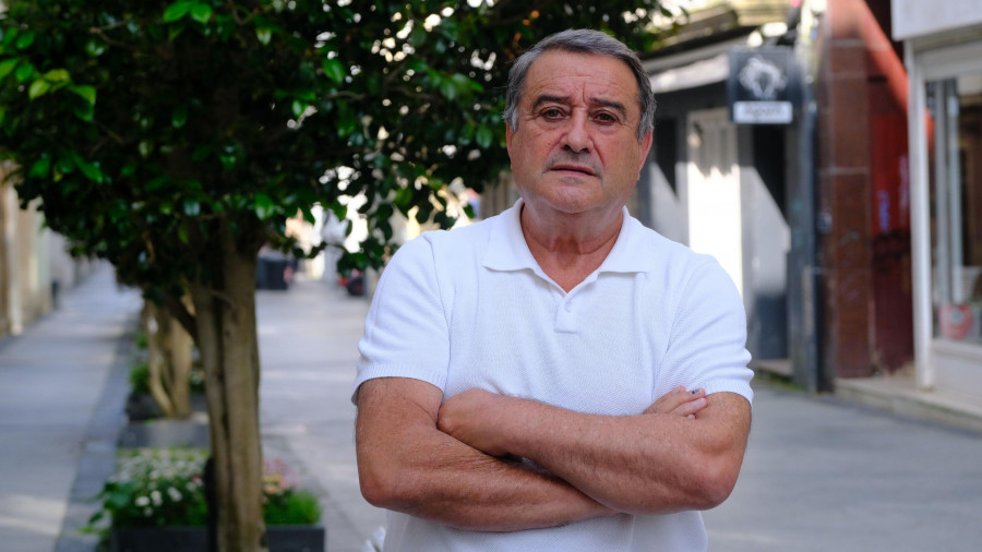 Roberto Amado, pionero del fútbol sala en Ferrol: “Este deporte me ha dado la vida... ¡Fue un flechazo!”