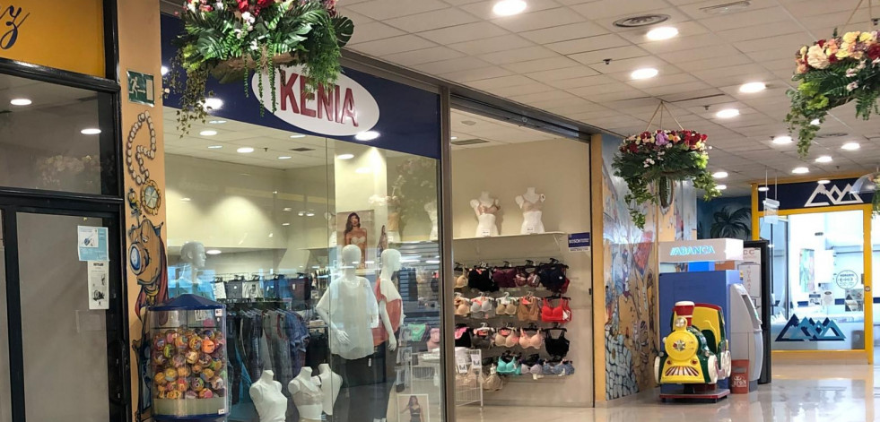 Jornada de fiesta con el “Fashion day” en el centro comercial Narón