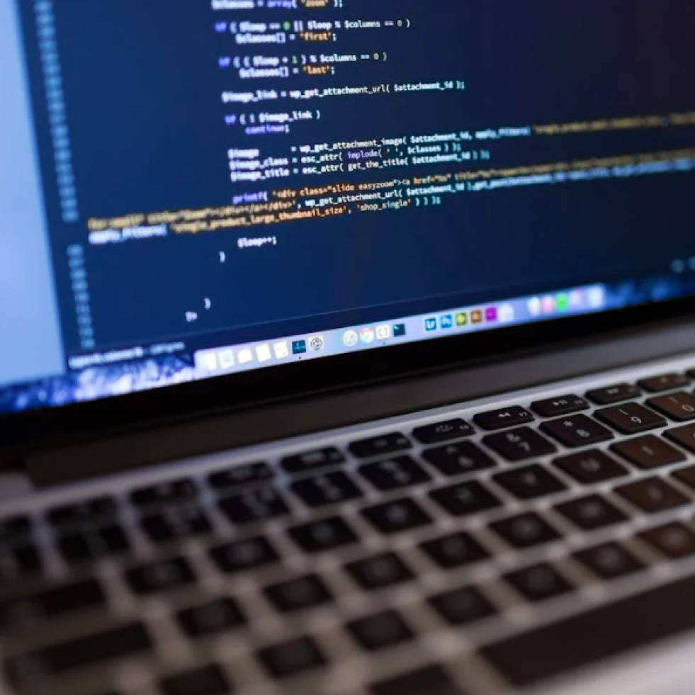 CodeCoach, la escuela de formación digital en Ferrol que te prepara para trabajar desde cualquier lugar