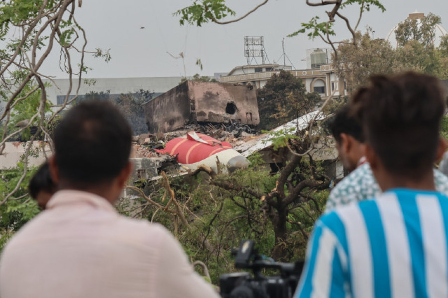 "Había cadáveres a mi alrededor", dice el único superviviente de la tragedia del avión de Air India