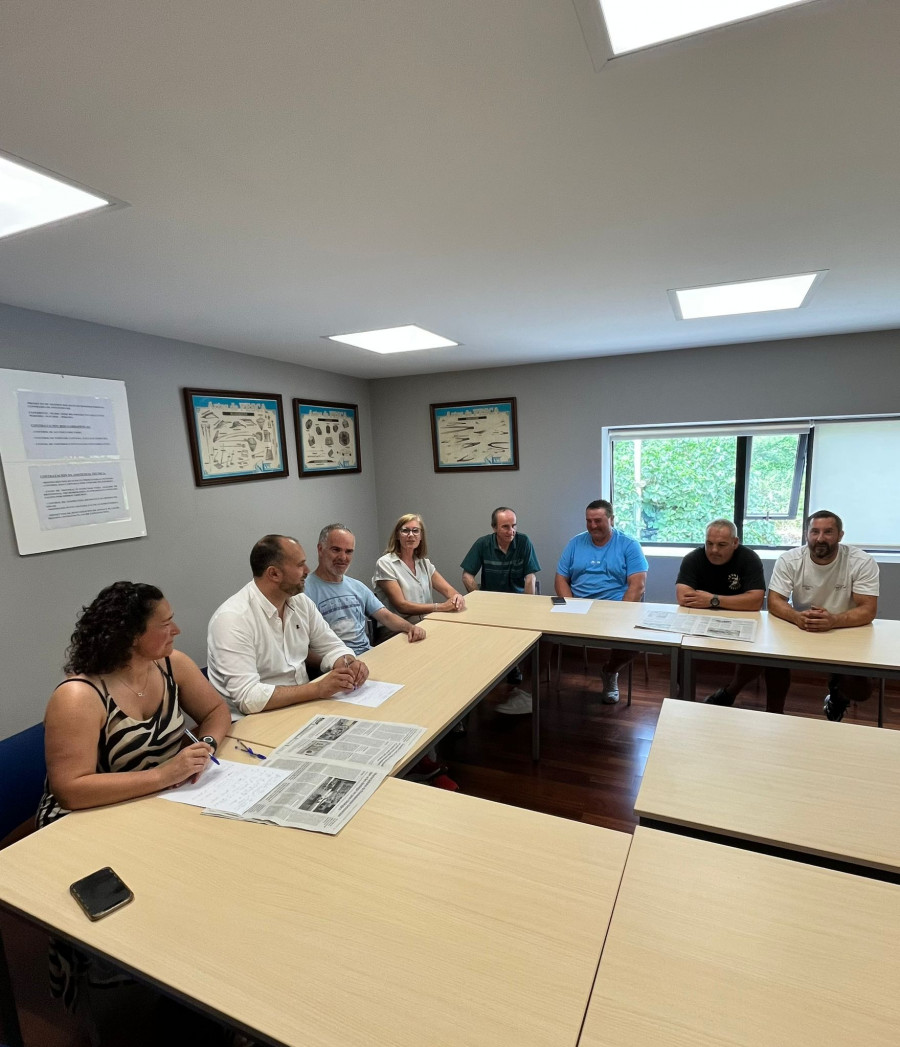 El Concello de Pontedeume muestra su apoyo a los mariscadores