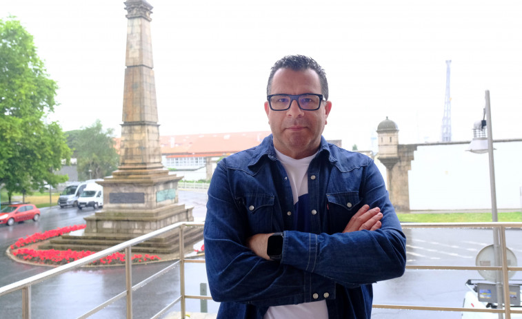 Julián Abad, publicista: “A Ferrol le falta esa gran campaña de imagen que no se ha hecho aún”