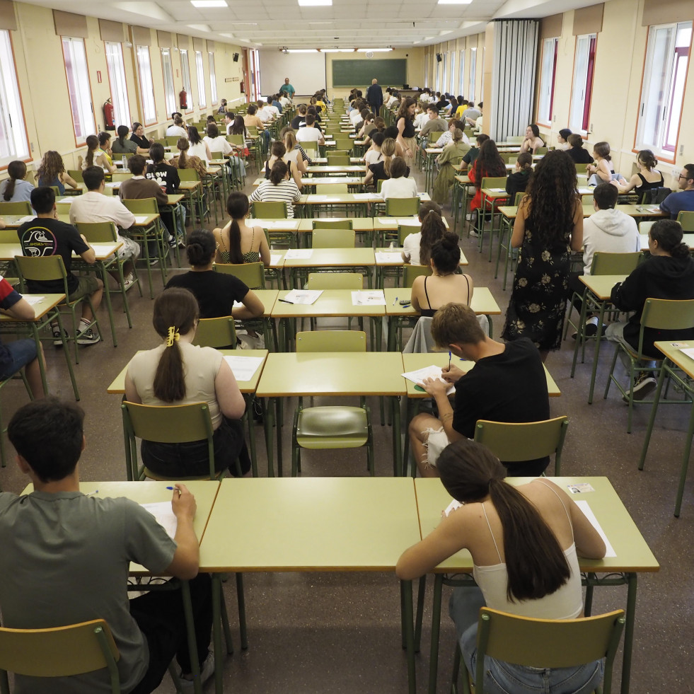 El número de desempleados con titulación universitaria es más alto que el que tiene FP