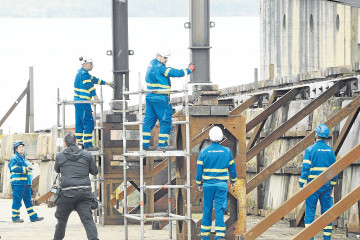 Operarios de Navantia en la puesta de quilla de la F 112 en abril  jorge meis