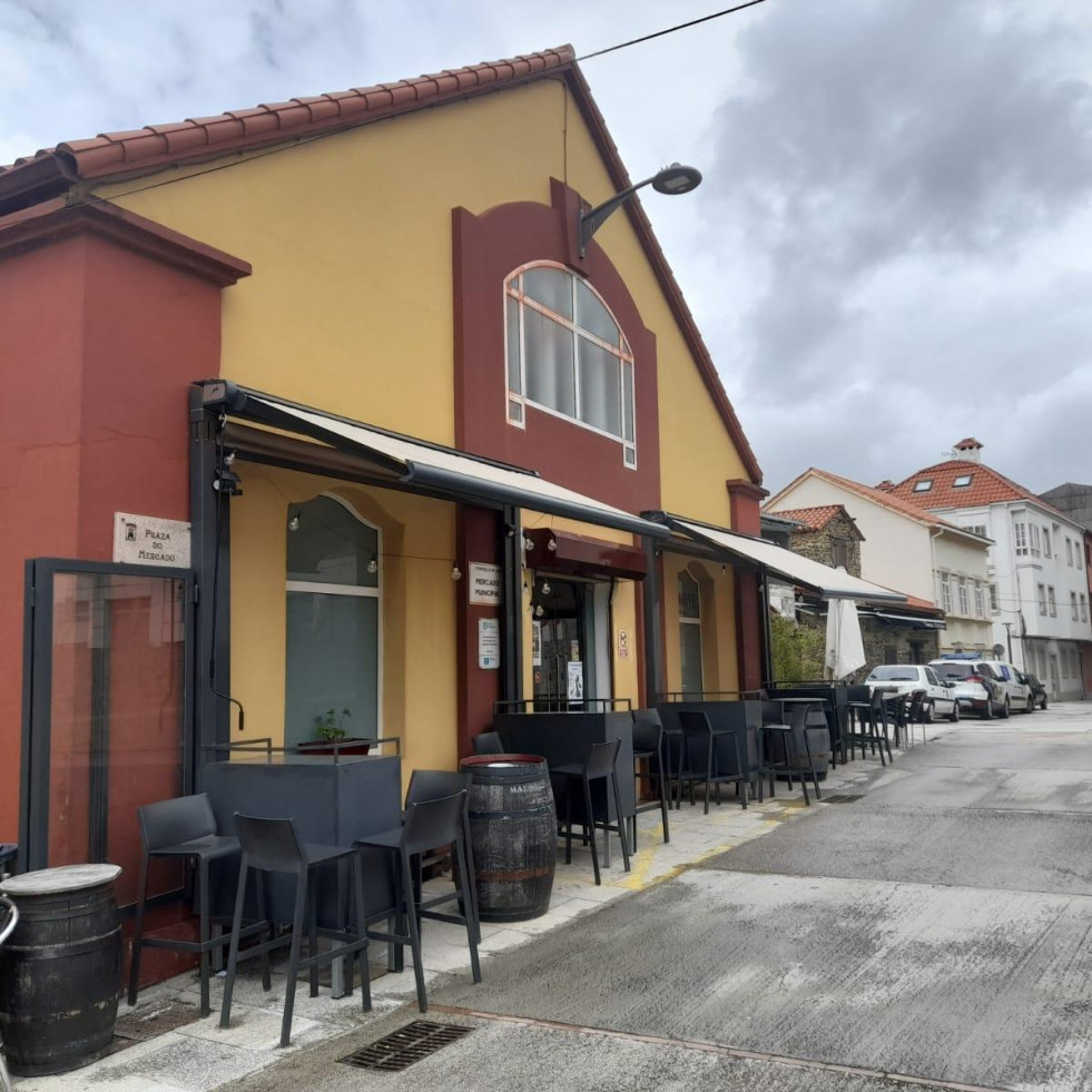 Blanco y gris serán los nuevos colores del mercado municipal de Ares