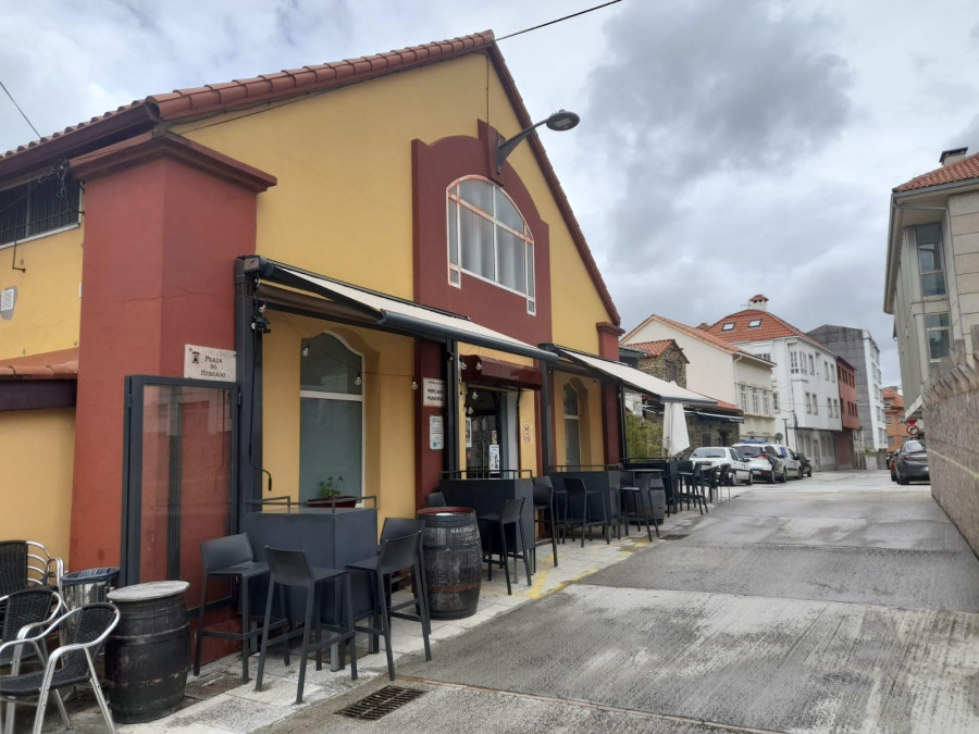 Blanco y gris serán los nuevos colores del mercado municipal de Ares