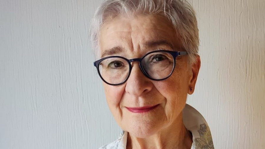 La pintora ferrolana María José Leira lleva “El color que me inunda” a Santiago de Compostela