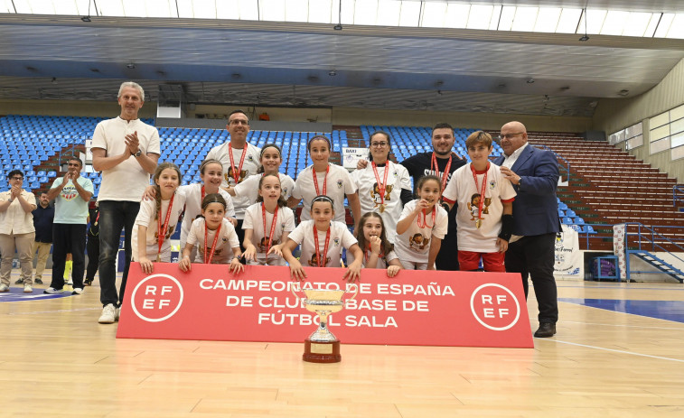 Las benjamines de O Parrulo Ferrol logran el título nacional en casa