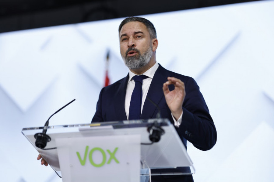 Abascal pide "confiscar y hundir" el barco de "negreros" Open Arms, atracado en Tenerife