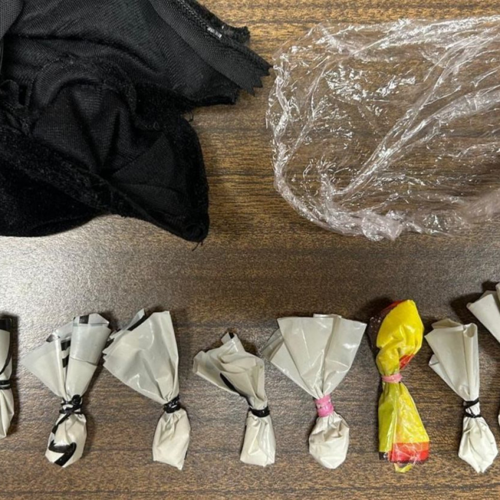 Investigan a una vecina de Ortigueira que llevaba cocaína oculta en un coletero en las fiestas de Espasante