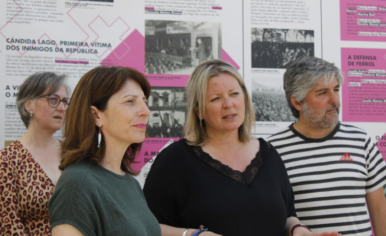 A historia das mulleres “Sinaladas” exhíbese na praza central de Fene