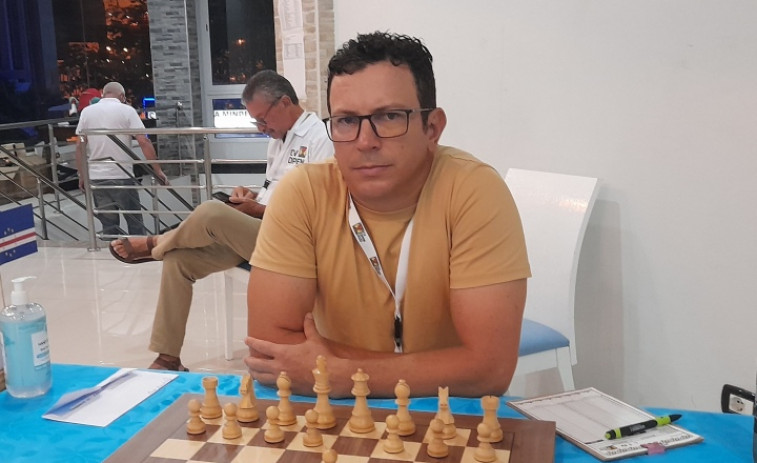 Una jornada de ajedrez en el IES Terra de Trasancos de la mano del reconocido Mariano Ortega