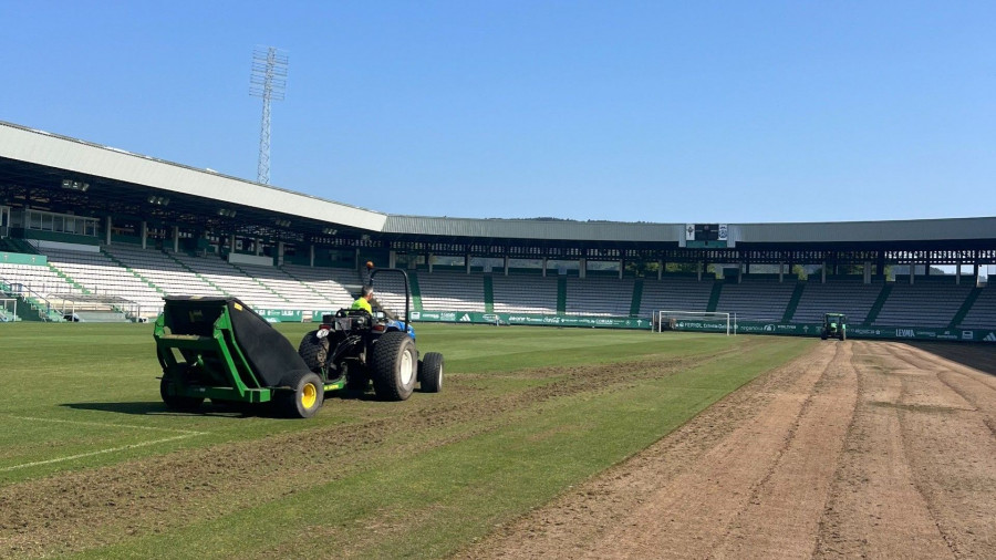Desde arriba hasta abajo, A Malata sigue su mejora con el mantenimiento del campo