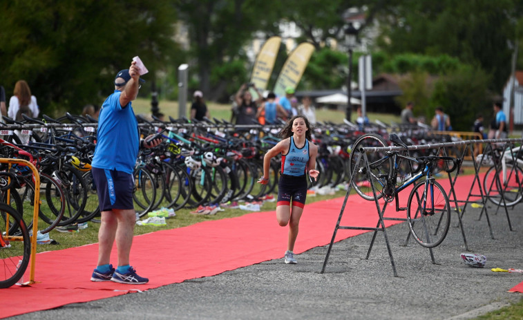 Primeros pasos de las futuras estrellas del triatlón en la competición Goodlife cedeiresa