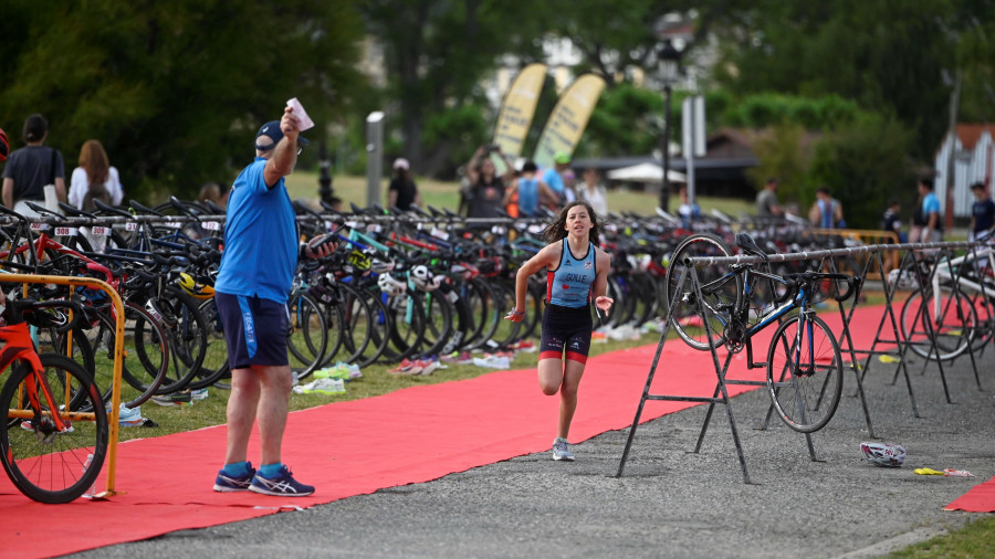 Primeros pasos de las futuras estrellas del triatlón en la competición Goodlife cedeiresa