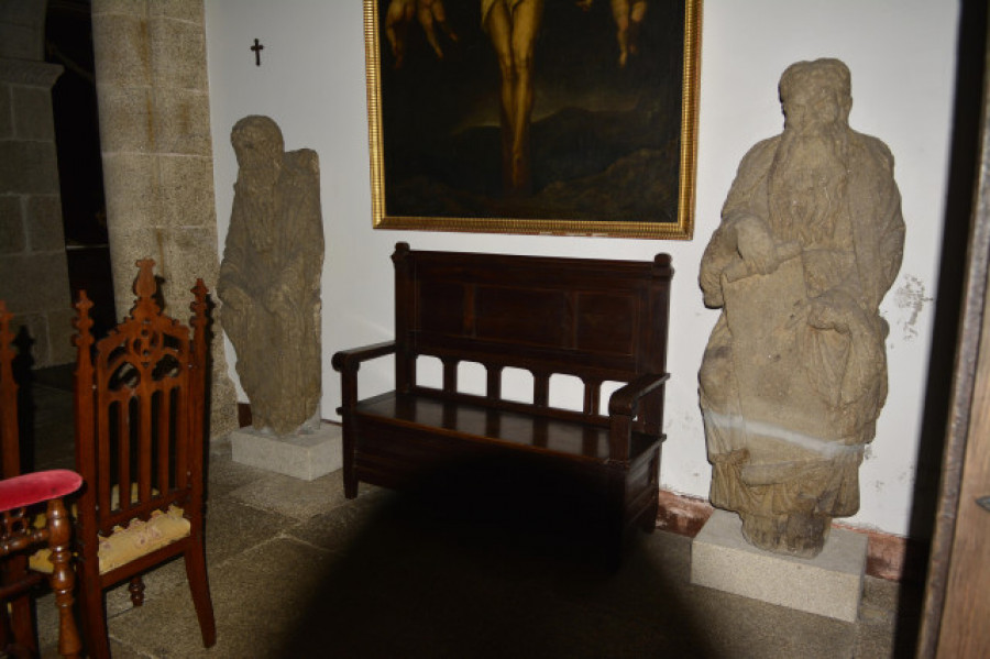 O Tribunal Supremo obriga á familia Franco a devolver as estatuas do Pórtico da Gloria que conserva