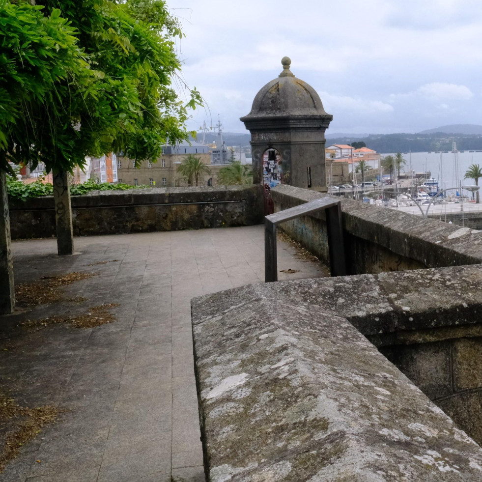 Diputación y Concello de Ferrol invierten un millón en el cuidado de un “legado patrimonial militar excepcional”
