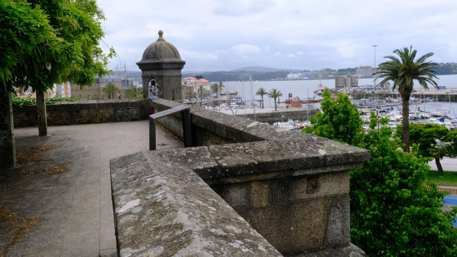 Diputación y Concello de Ferrol invierten un millón en el cuidado de un “legado patrimonial militar excepcional”