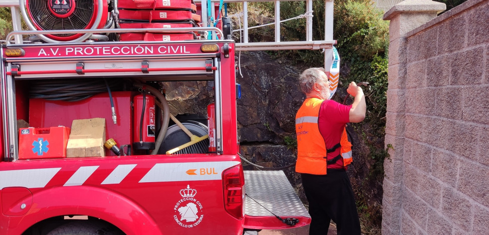 Protección Civil acude al rescate del centro de personas con discapacidad de Cedeira, sin agua por una avería