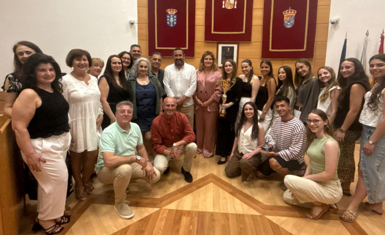 Recepción a los grupos UPA y CBD por sus éxitos en el Campeonato Mundial de Danza Coreográfica