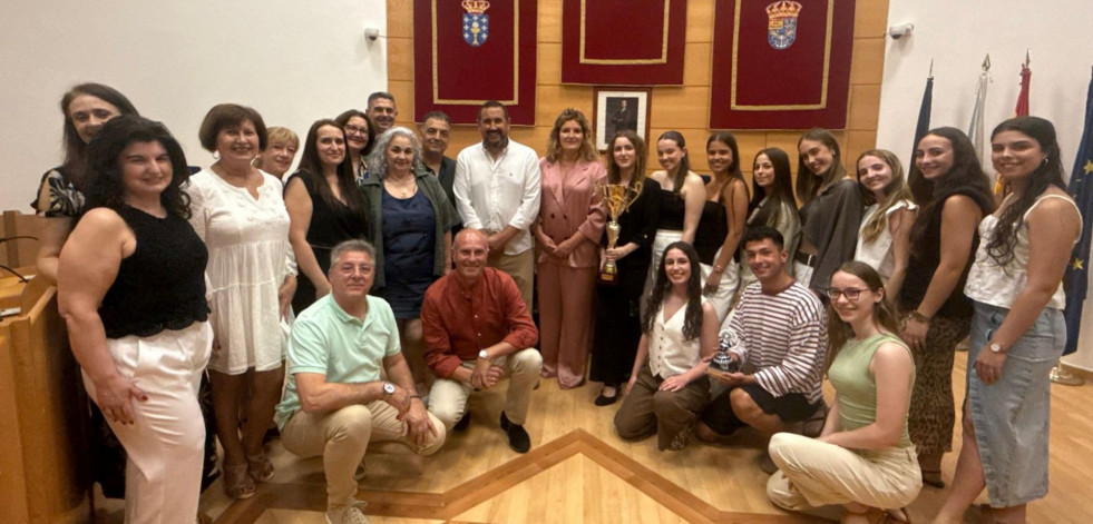 Recepción a los grupos UPA y CBD por sus éxitos en el Campeonato Mundial de Danza Coreográfica