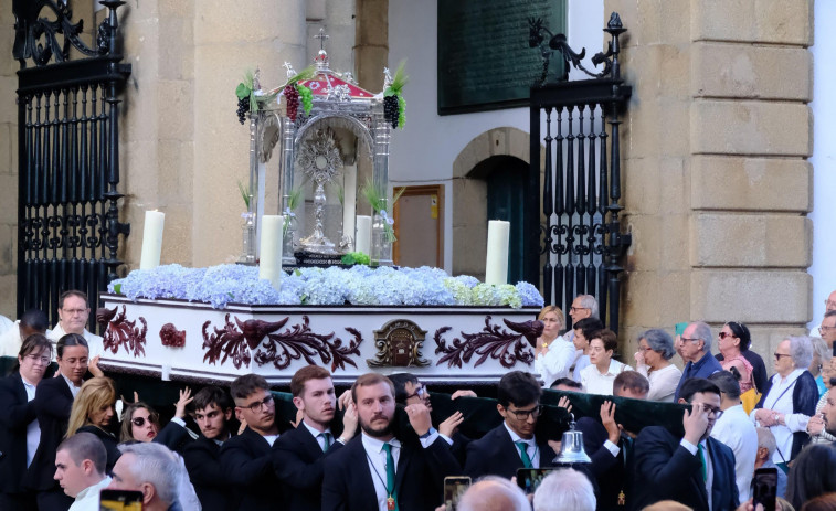 La festividad del Corpus va recuperando el arraigo en Ferrol