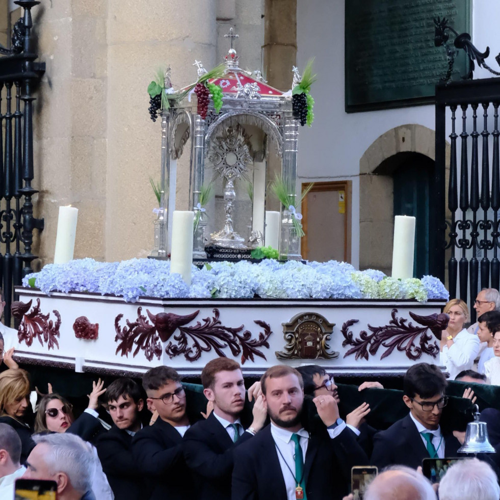 La festividad del Corpus va recuperando el arraigo en Ferrol