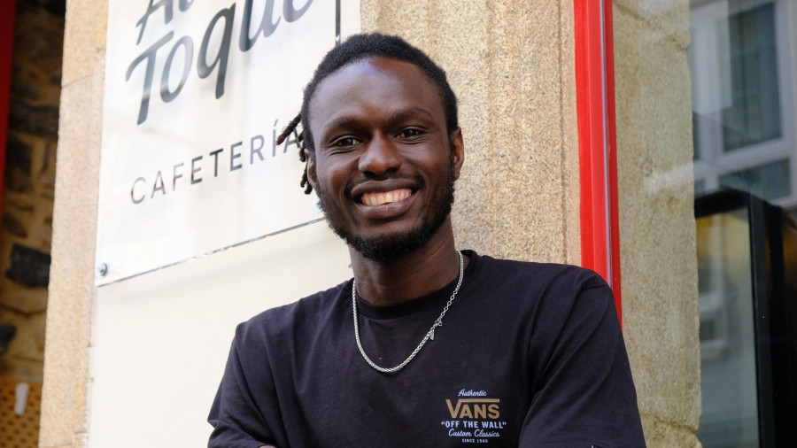 Djibril Diagne abre "Al Toque", un espacio para cafés y aperitivos en plena calle Real de Ferrol