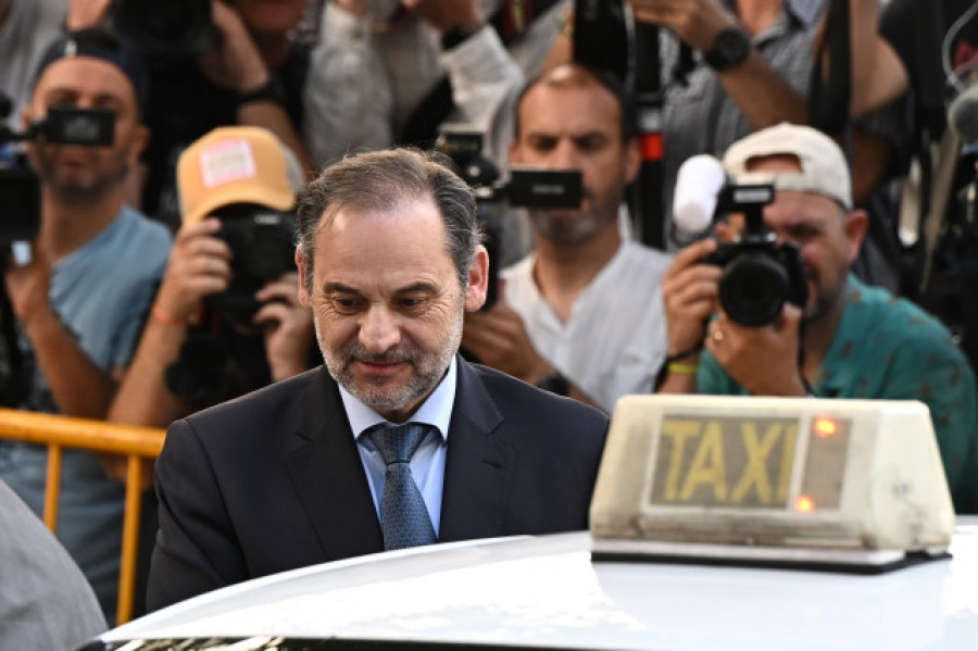 Ábalos asegura en el Supremo que no se reconoce en los audios que le implican en amaños y que podrían estar manipulados