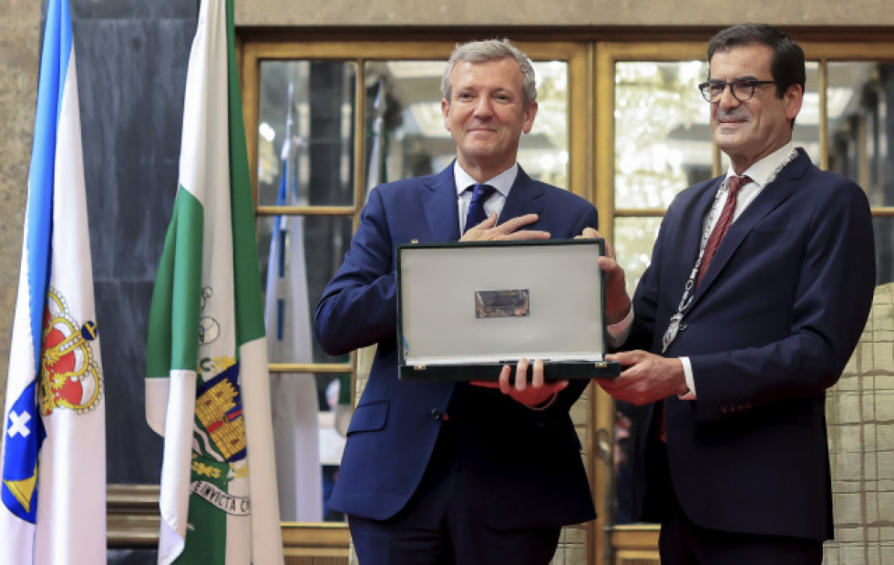 Rueda recibe las llaves de Oporto y pide avanzar en la interconexión de Portugal y Galicia