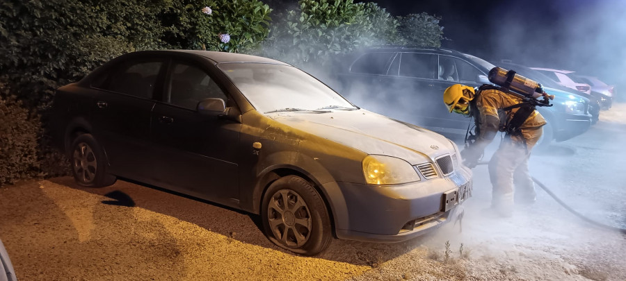 Arde un coche en Ferrol en una noche de San Xoán "bastante tranquila"
