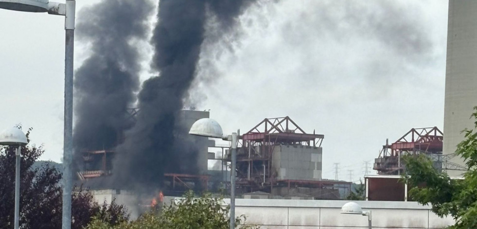 Sofocado un conato de incendio en una de las cubiertas de la caldera de la térmica