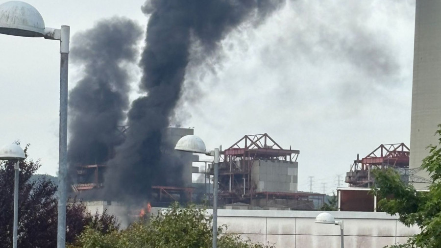 Sofocado un conato de incendio en una de las cubiertas de la caldera de la térmica