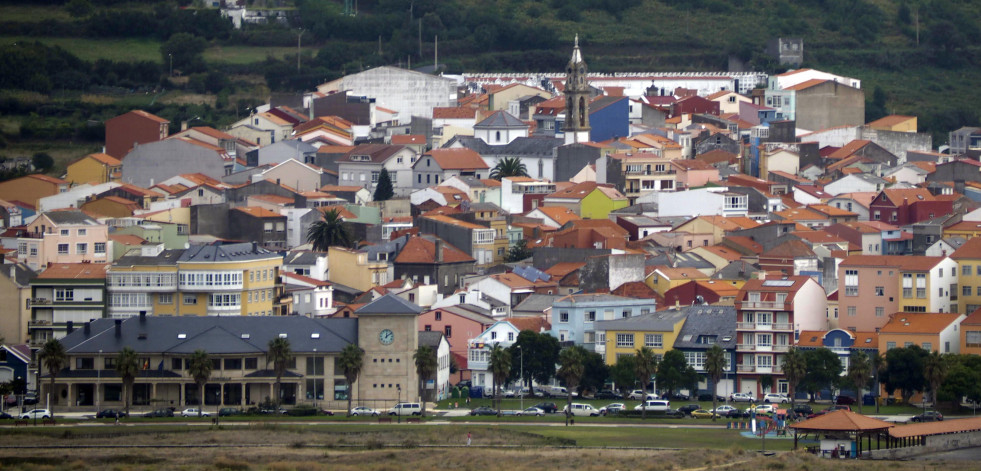 La Xunta financiará con 190.000 euros las obras de mejora y reparación del pabellón de Cariño