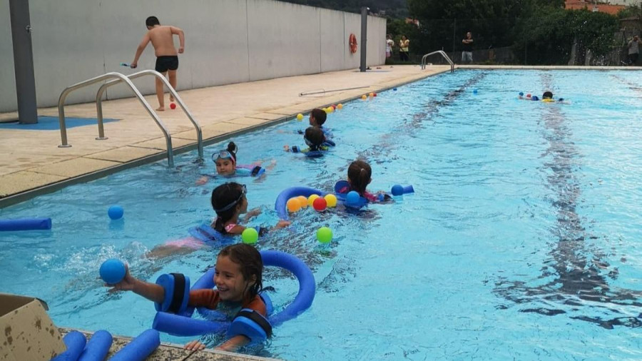 Apertura de la piscina de Neda que permanecerá abierta hasta el 31 de agosto