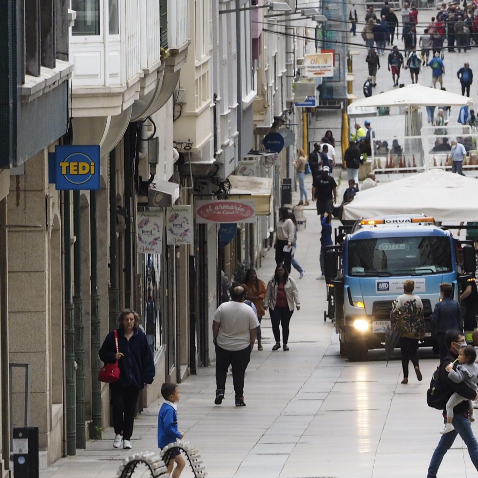 Dos caídas de patinetes movilizan al 061 y la Policía Local de Ferrol
