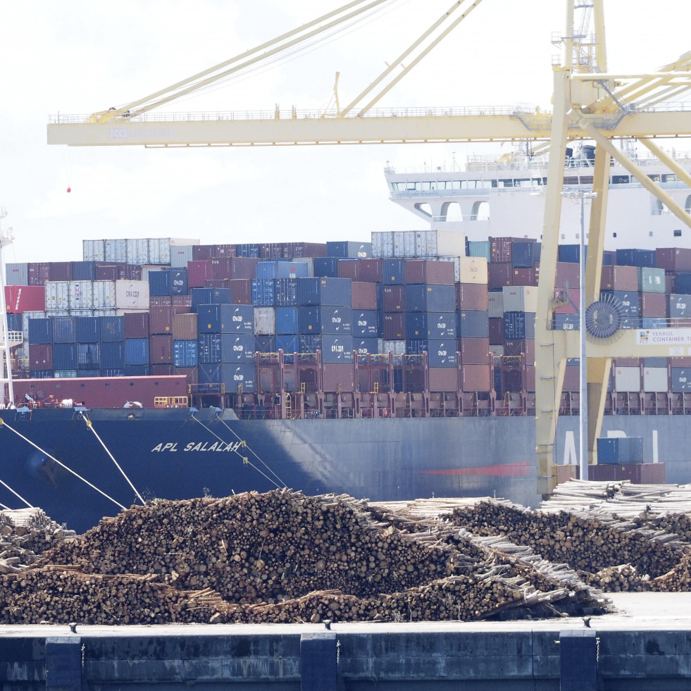 El movimiento de contenedores  se dispara en el Puerto de Ferrol