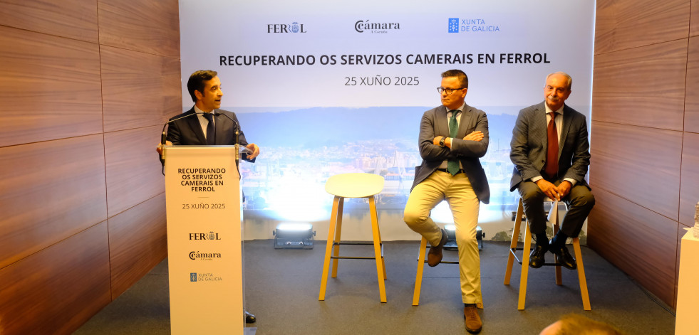 Cuarenta empresas buscan talento sénior en el Auditorio de Ferrol