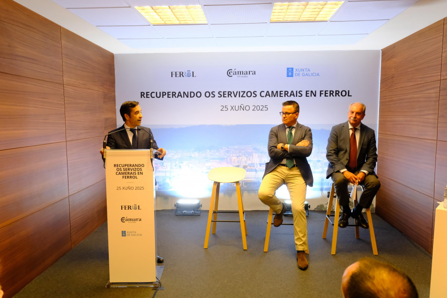 Cuarenta empresas buscan talento sénior en el Auditorio de Ferrol