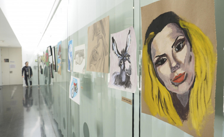 Los aprendices de la pintora Sofía Piñeiro exponen sus artes en la SRD Canido